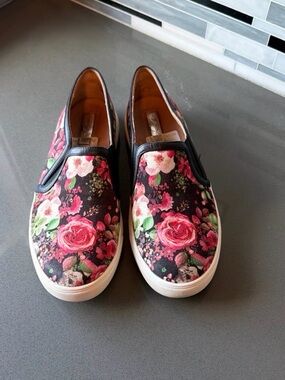 Halogen Black Slip-On Sneakers with Pink Floral Print